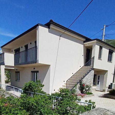 Apartmani Nada 塞尼 外观 照片