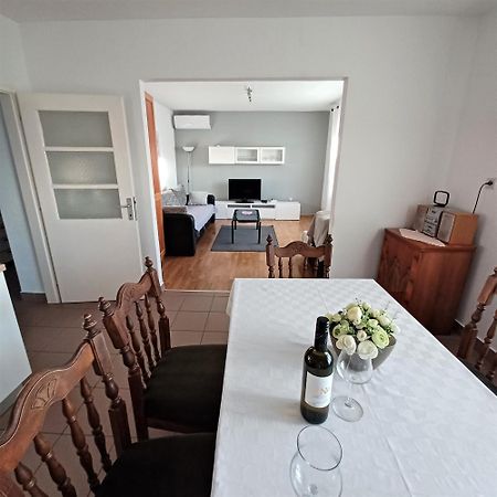 Apartmani Nada 塞尼 外观 照片